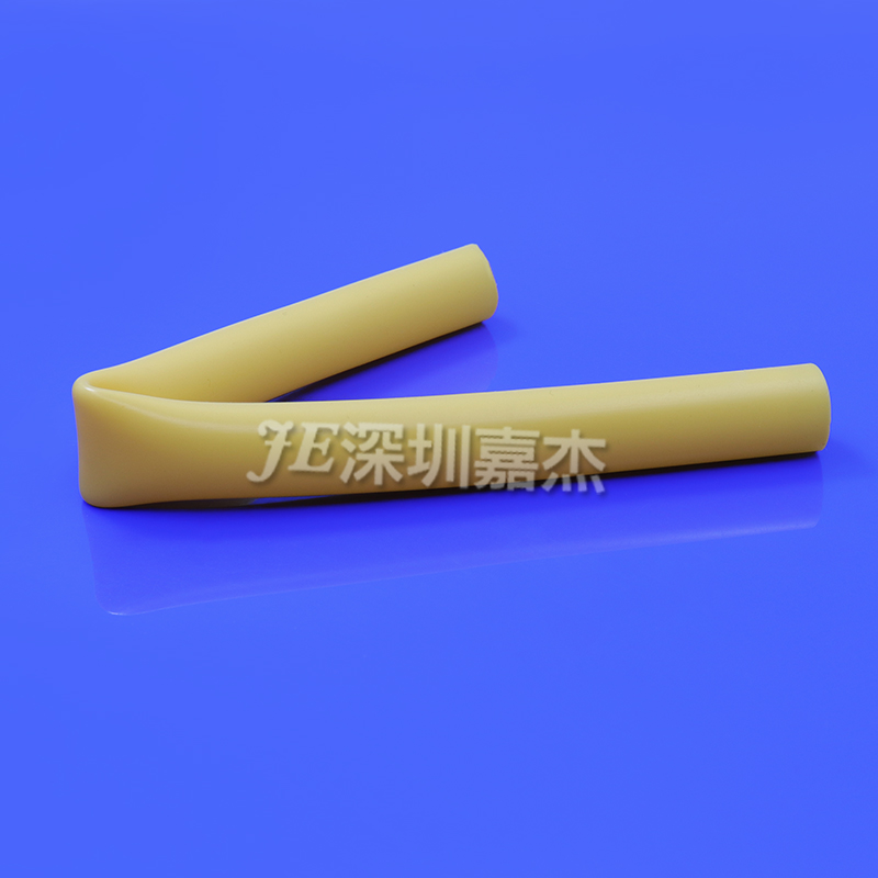 昨天日了个b双色硅胶管
